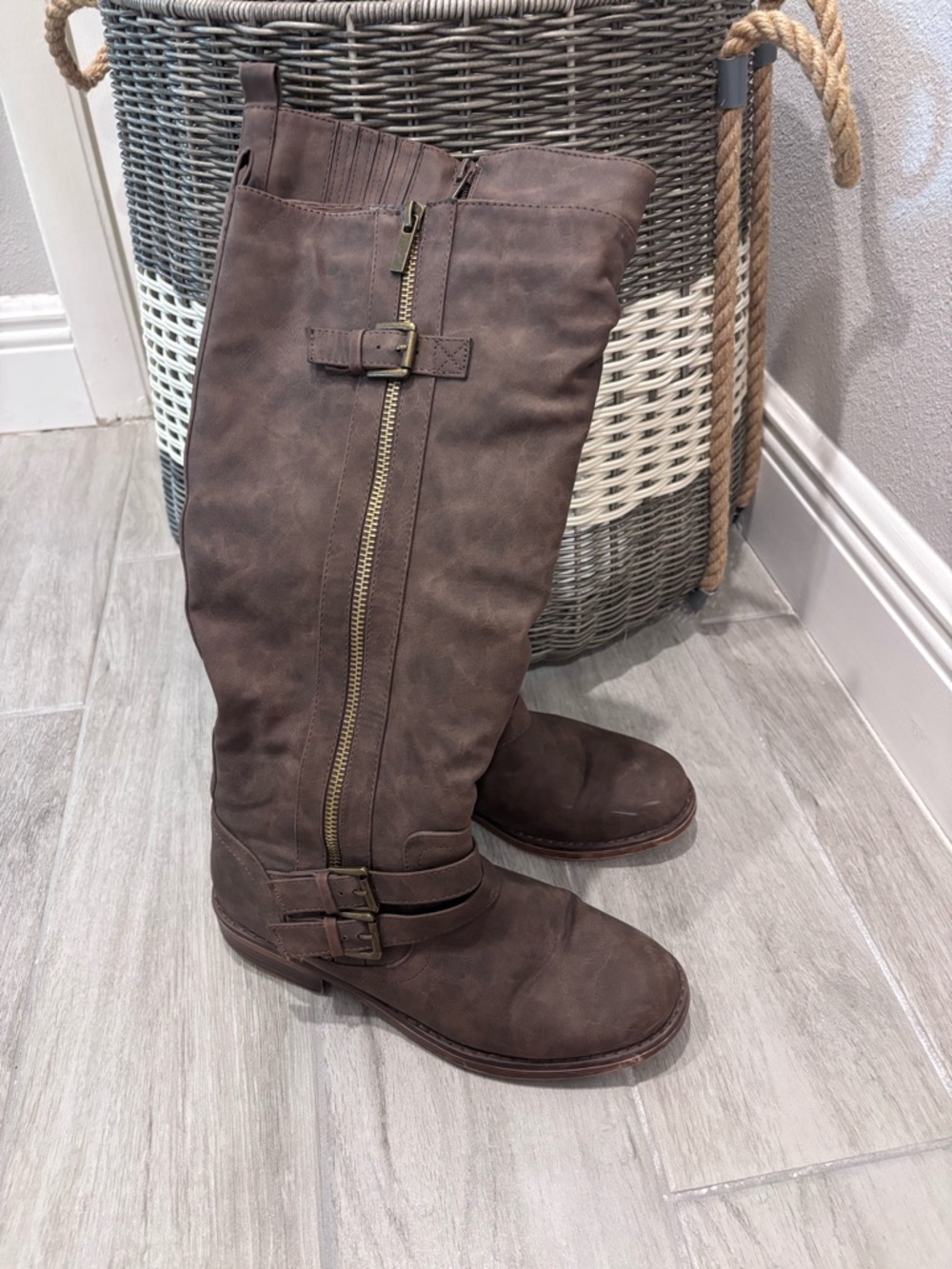 XOXOTall Brown Riding Boots with Side Zipper size 8- Mertle
